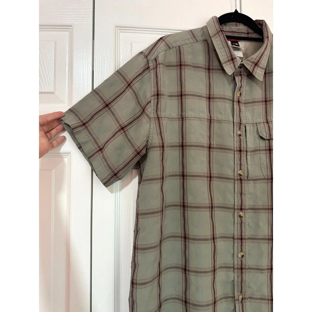 North Face Plaid Fishing Hiking Shirt XL Back Vent Mesh Button Down Zip Pocket